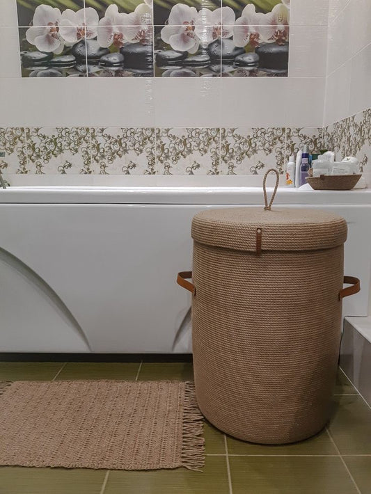 Laundry basket with Leather