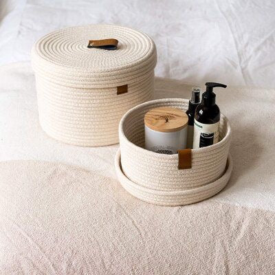 Round basket with lid and leather