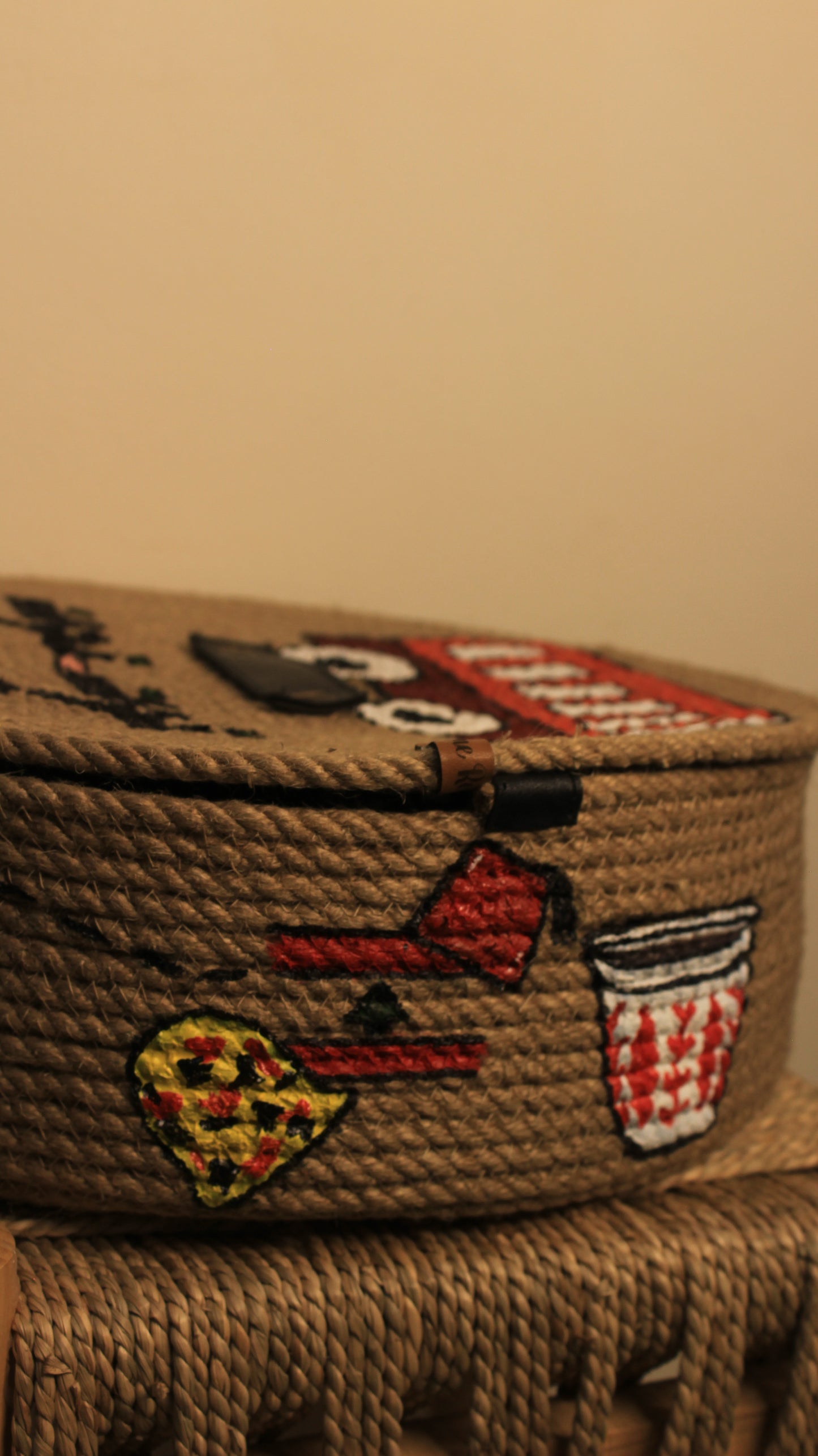 Lebasnese basket  with lid