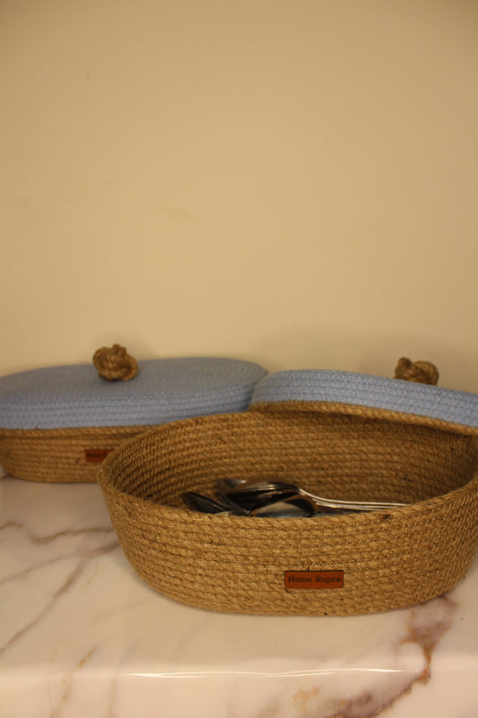 set of 2 oval baskets with lid