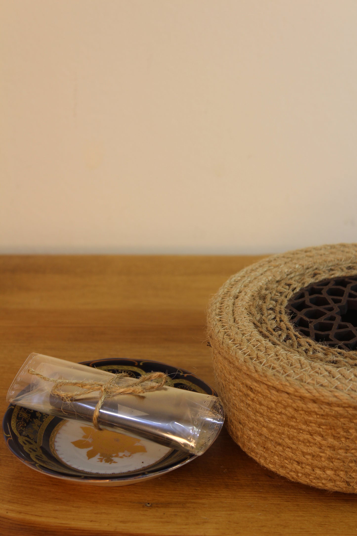 The Bakhour Holder