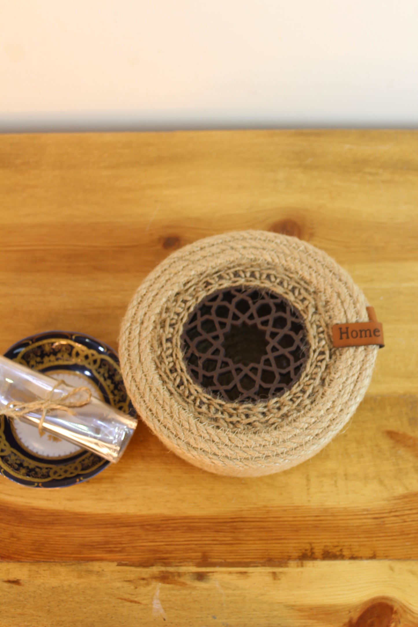 The Bakhour Holder