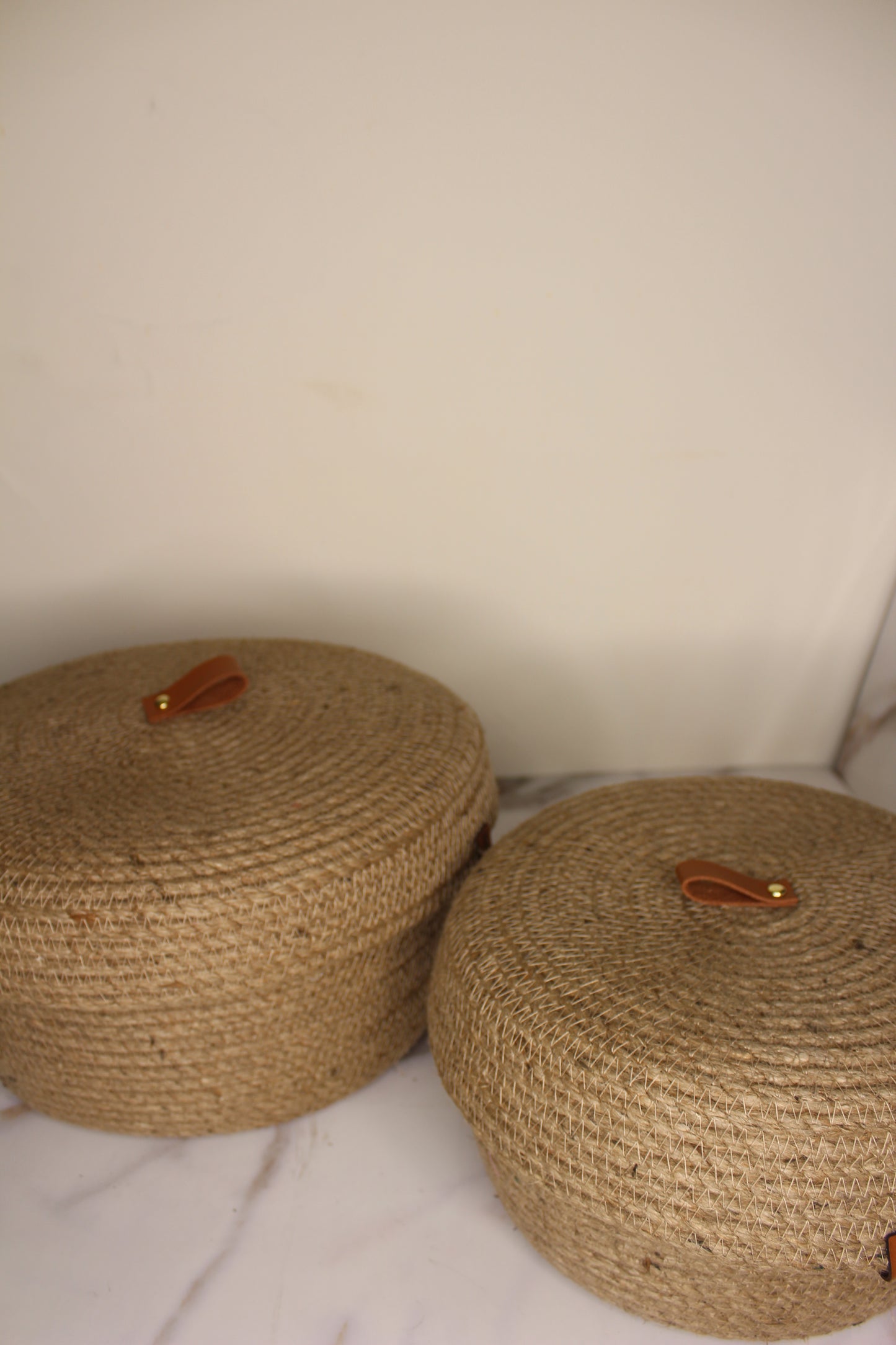 Set of 2 baskets with lid